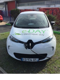 Renault Zoé faisant partie de la flotte de Docuworld