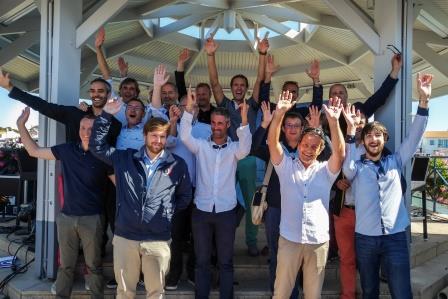 Photo de famille avec les 12 candidats à la victoire des NINAwards et les membres du jury - © Windreport’ 