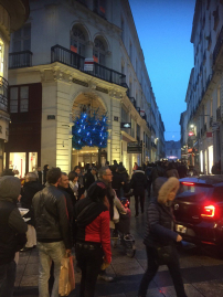 Ouvertures dominicales des commerces : un « oui » équilibré